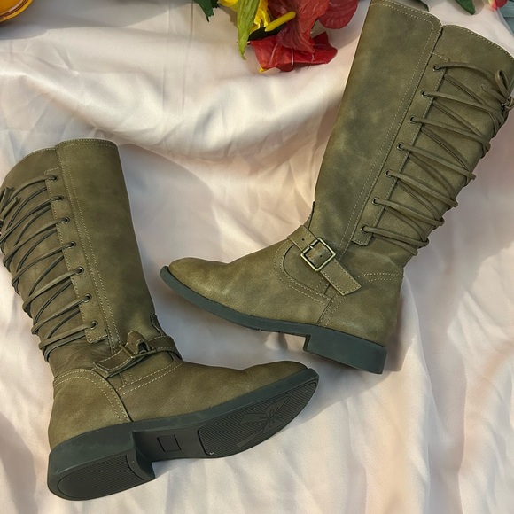 Girls knee high lace up boots - Picture 14 of 15